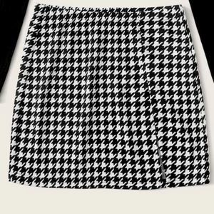 Black and White Houndstooth Skirt